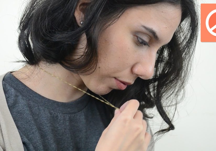 3 Ways to Undo a Knot in Your Hair