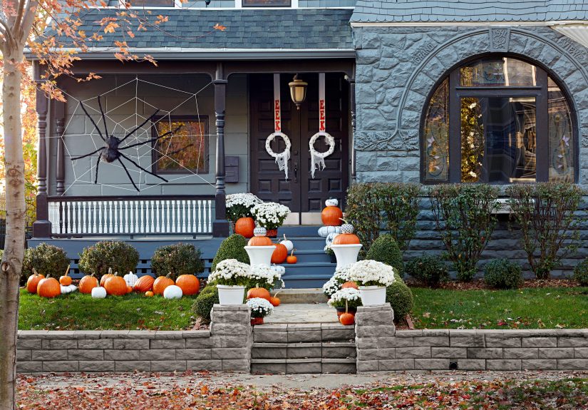 31 Festive Halloween Porch Decor Ideas