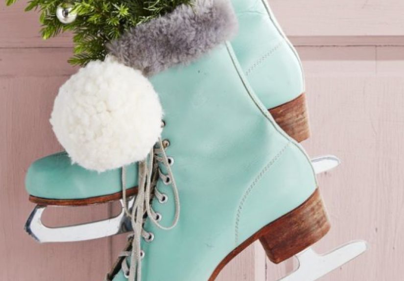 55 Best Christmas Door Decorations - Holiday Front Door Ideas