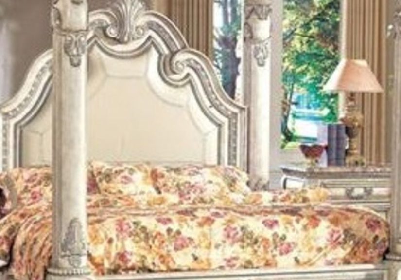 Calidonian Four-Poster Canopy Bed in Whitewash Finish