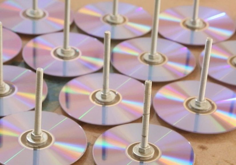 DIY CD's Upcycles To Night Lamp