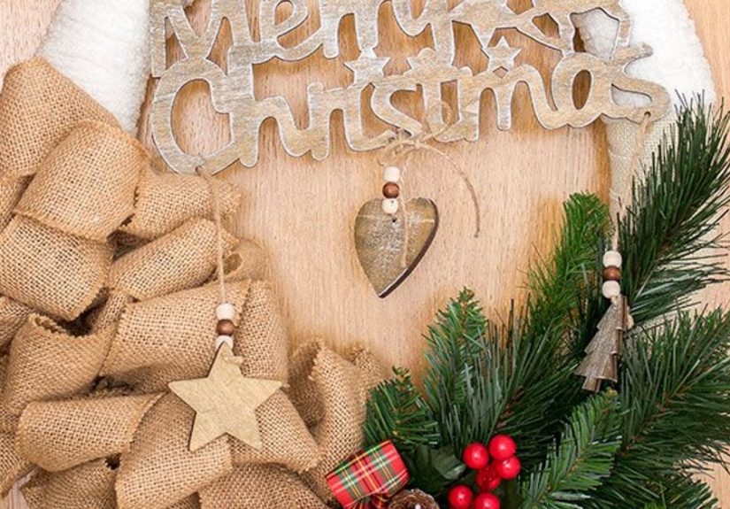 FARMHOUSE CHRISTMAS WREATH