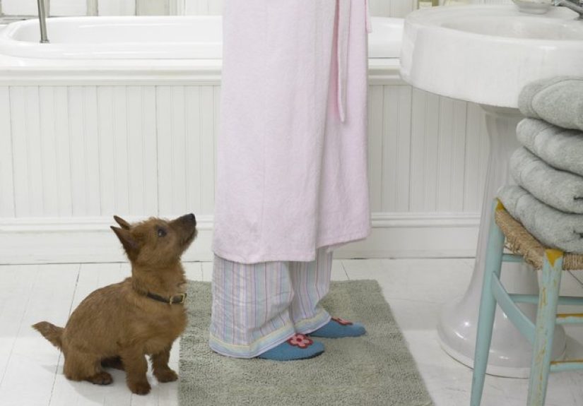 How to Get the Odor Out of Bathroom Mats
