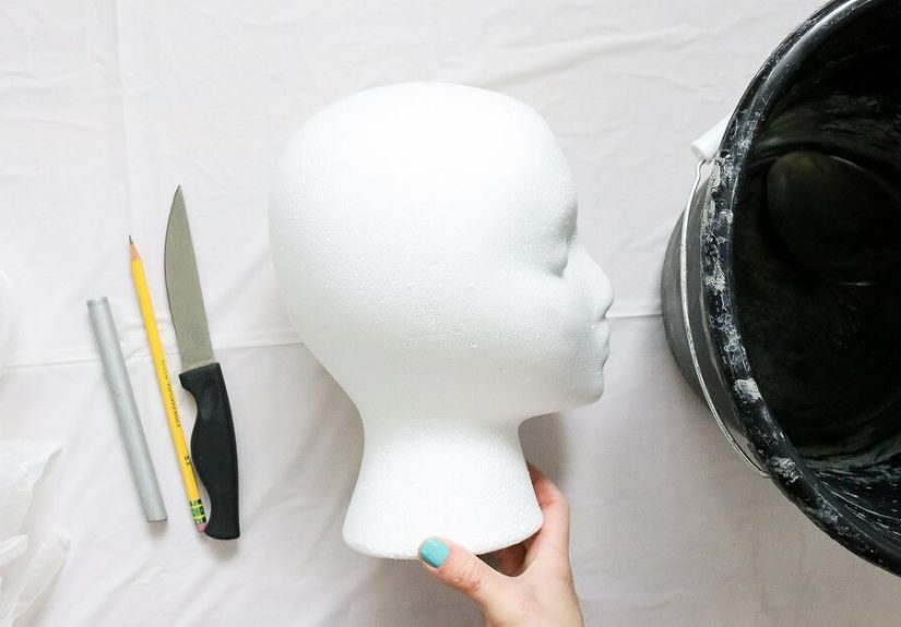 How to Make DIY Concrete Head Planters For Your Garden