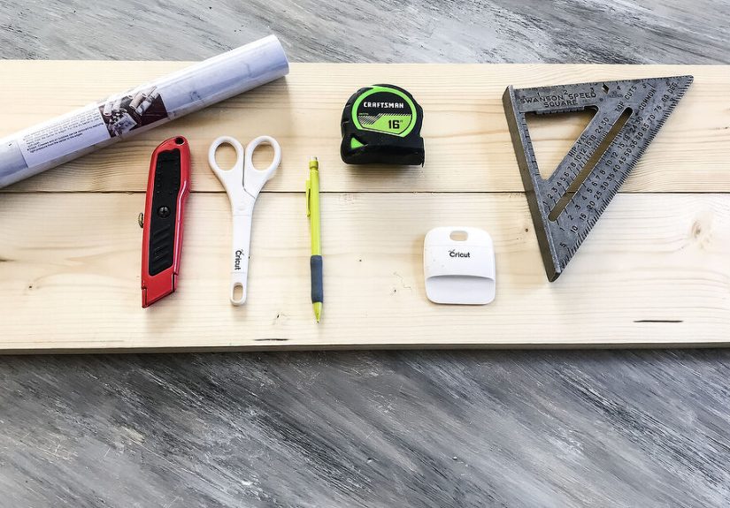 Marble Shelves: Easy DIY Contact Paper Shelves