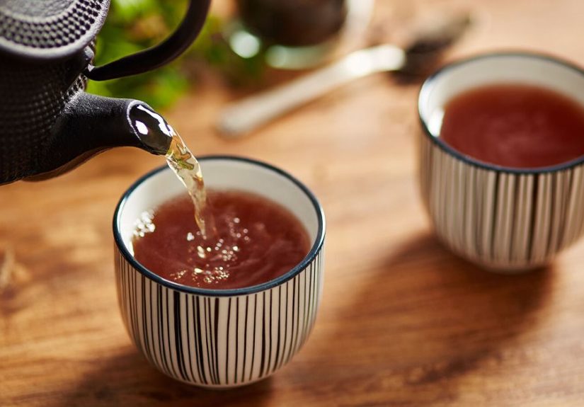 Side Effects of Tea: 8 Reasons Not to Drink Too Much