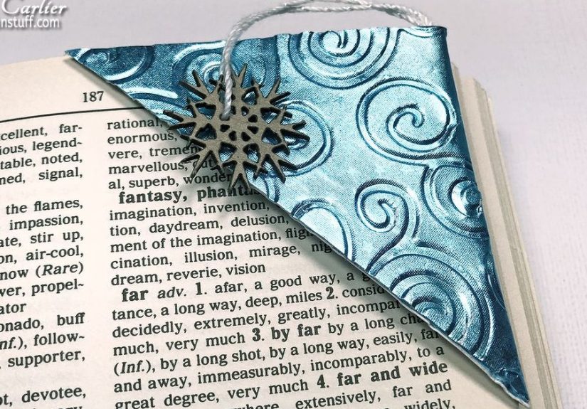 SIMPLE DIY CORNER BOOKMARKS