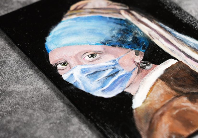 Simple Ways to Put Varnish on Acrylic Painting