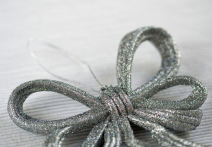 Step-by-Step Directions on How to Make a Sandwich Bag Wreath