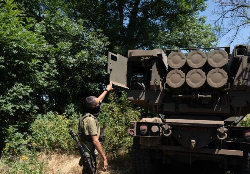 The U.S. Secretly Restricted HIMARS Rockets Bound for Ukraine