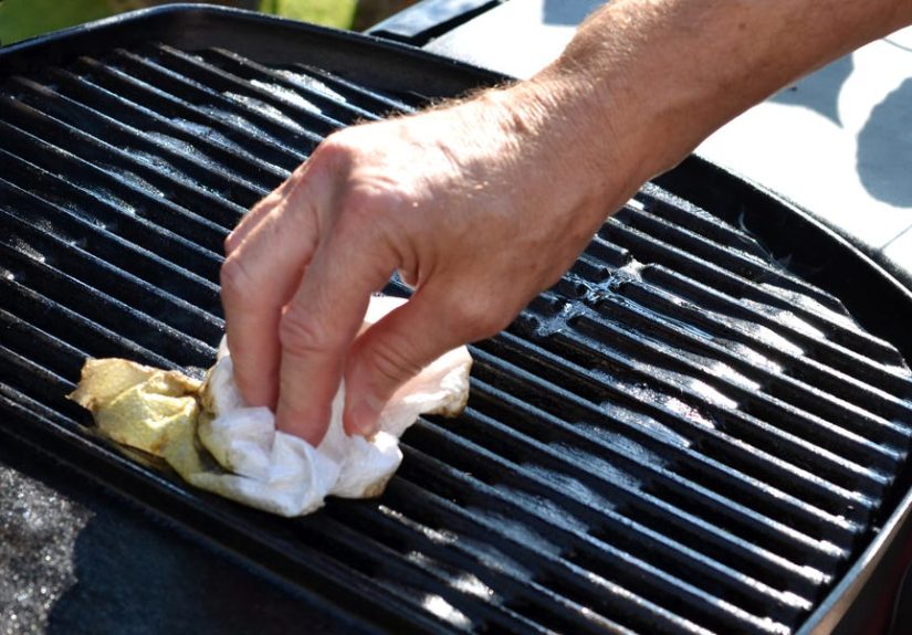 How to Clean a Grill: BBQ Grill Cleaning Guide