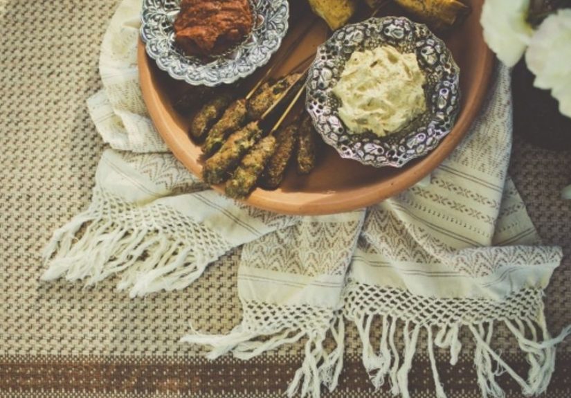 Repurposed Terra Cotta Plate To Garden Welcome Sign