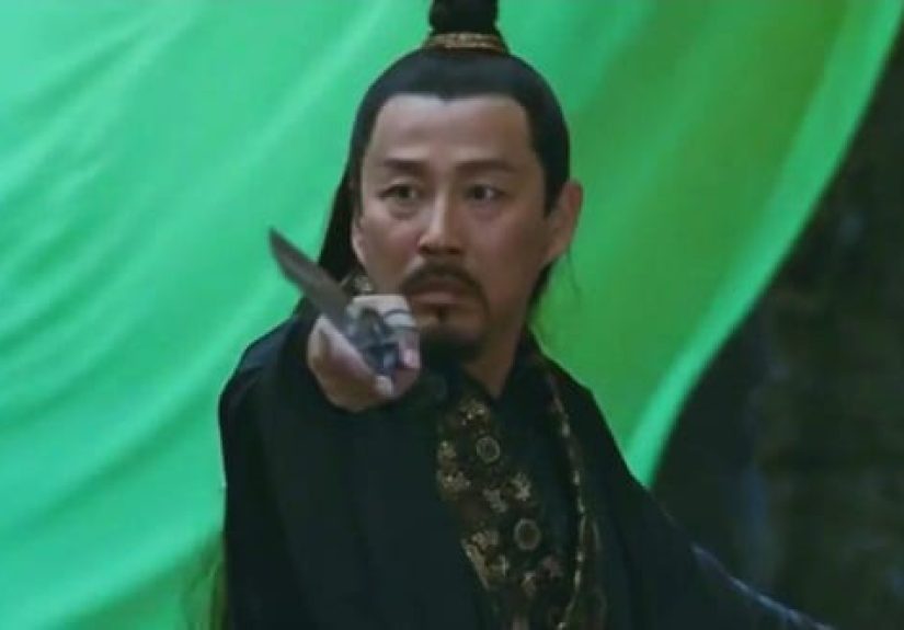 10 Bizarre Ways People Escaped Assassination