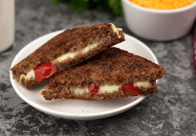 3 Ways to Make a Grilled Cheese Sandwich Using a Microwave