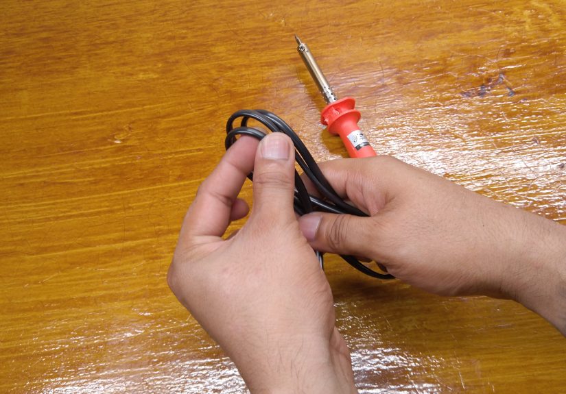 4 Simple Ways to Repair Cracks in Plastic