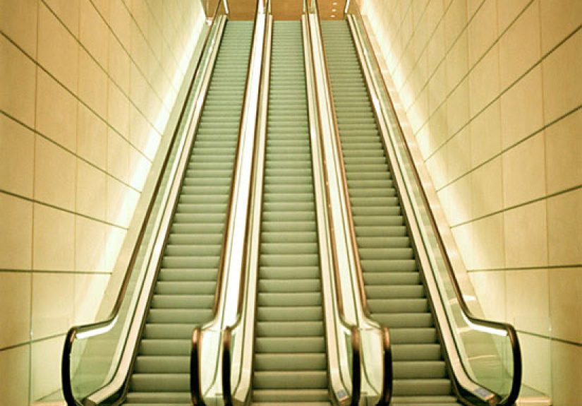 #845 Good escalator etiquette - 1000 Awesome Things
