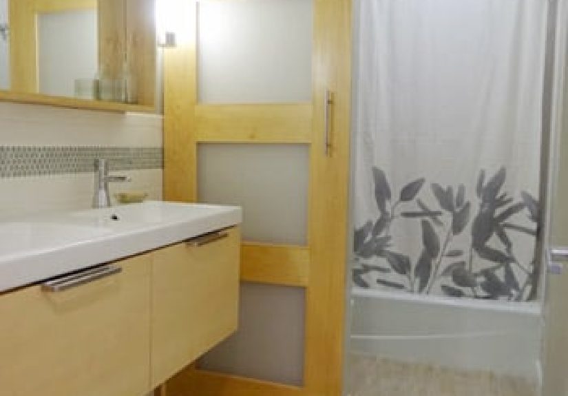 A Full Bathroom Reno For Under $2000