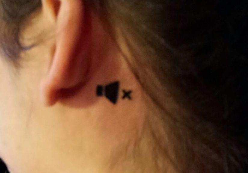 A Girl Who Is Deaf In One Ear Gets A Tattoo To Inform Strangers