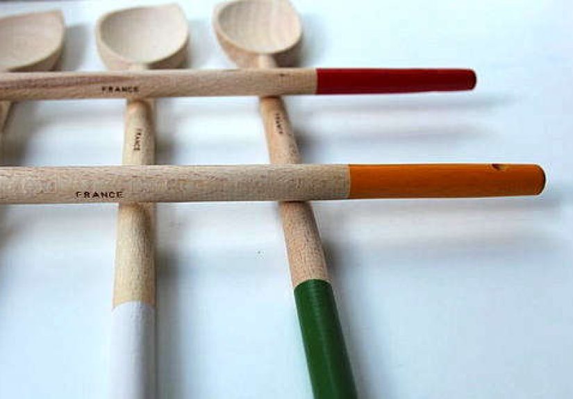 DIY: Dip-Dyed Wooden Spoons