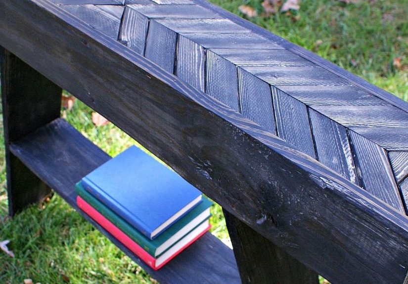 DIY Pallet Entryway Table + Tutorial