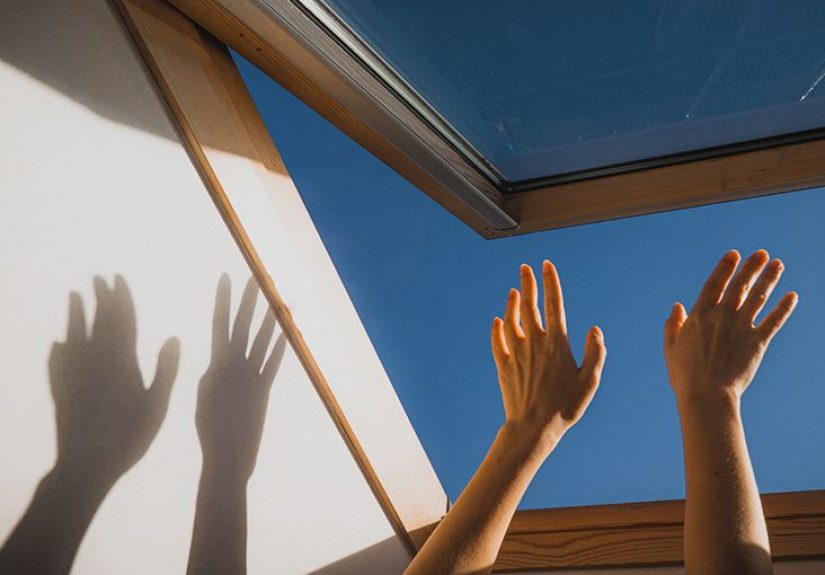 Double-jointed thumbs: Symptoms, causes, and more