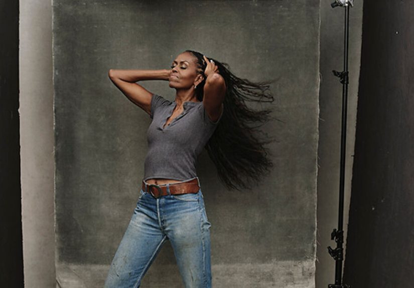 “‘Genes’ Are Fine!”: Michelle Obama’s Casual Look With Ultra-Long Hair Is Breaking the Internet