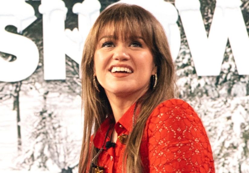 Kelly Clarkson Reveals Surprising Kellyoke Sound Check Secret