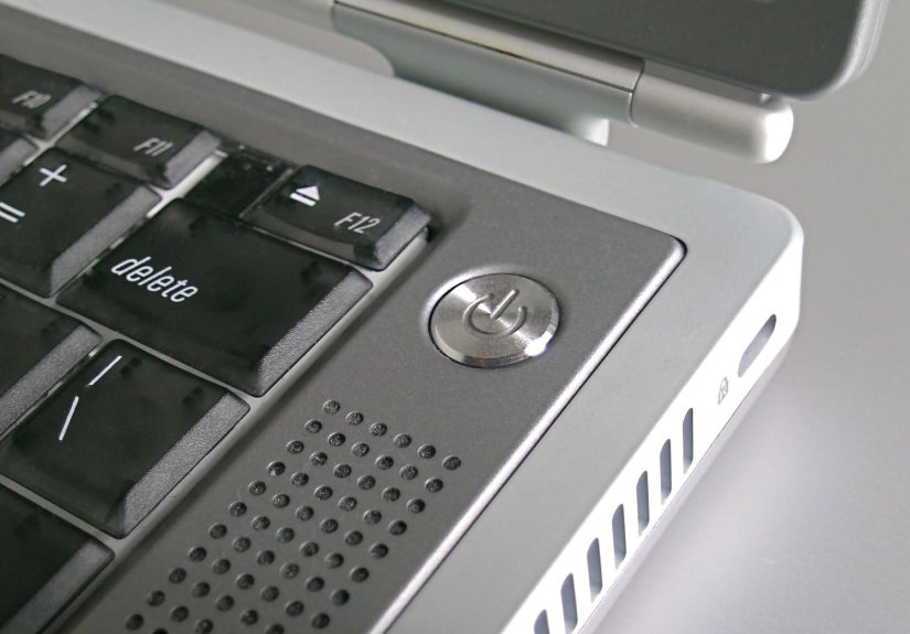 Apple Is Too Conservative to Make a Foldable MacBook