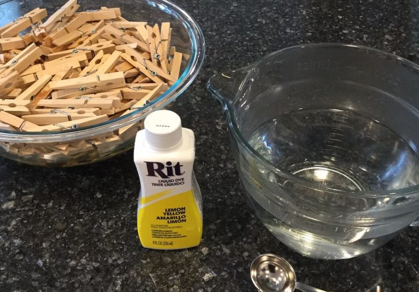 DIY Spring Unique Dollar Store Wreath Idea