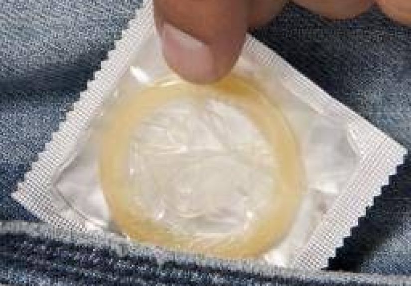 Do spermicide condoms work? Pros and cons