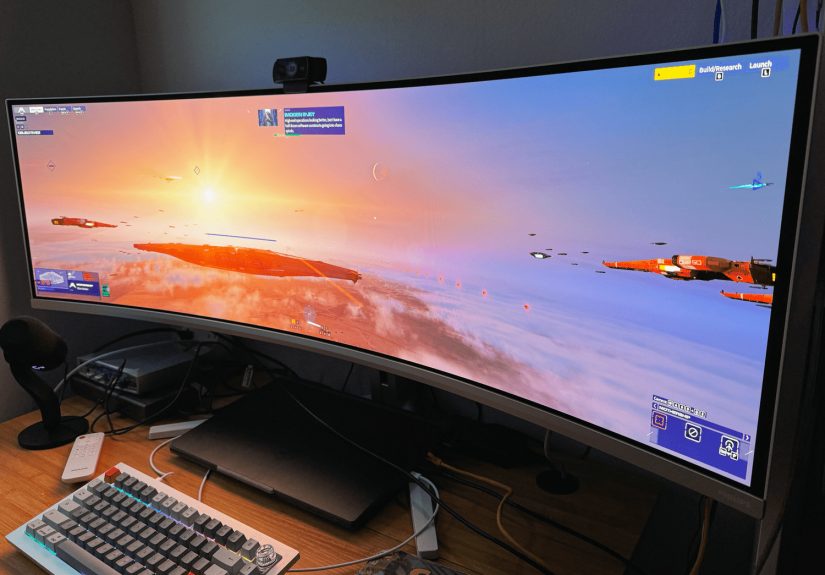 Hands-On: Philips Evnia 49-Inch OLED Curved Gaming Monitor