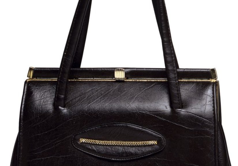 How to Machine Wash a Leather Purse