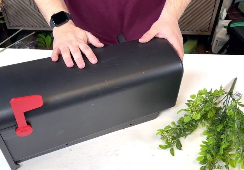 Simple Steps to Enhance Your Home's Curb Appeal by Updating Your Mailbox