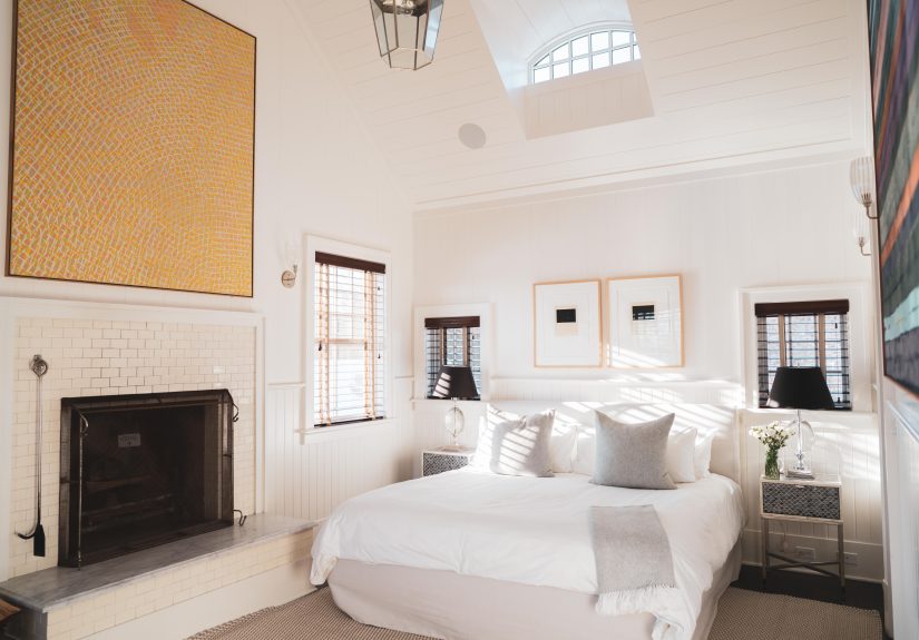 This Modern Beach Cottage Introduced Me to Dual Fireplaces