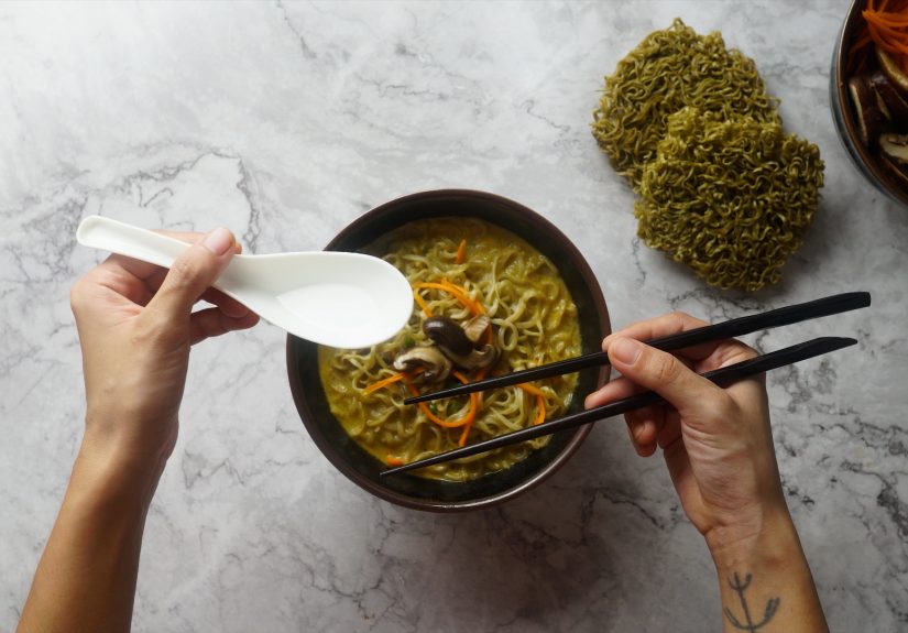 How to Eat Ramen with Chopsticks: 10 Steps