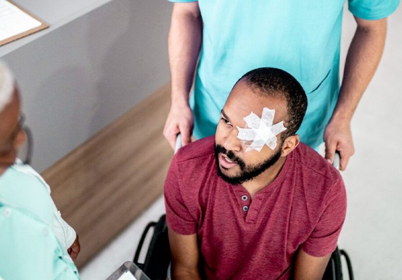 How to Treat a Chemical Burn in Your Eye